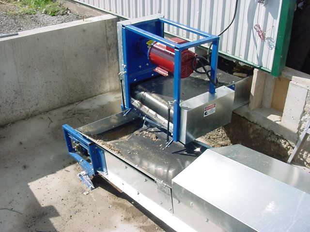 FDI manure conveyor drive unit with blue motor